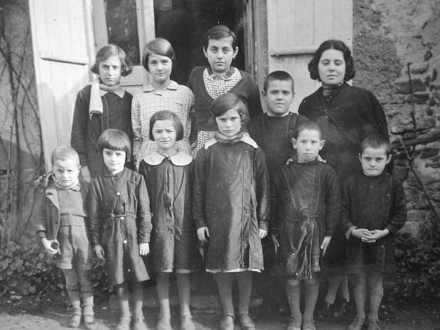 Ecole de Treziers 1937 ?